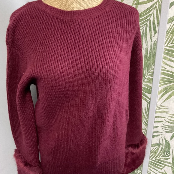 Love Token Sweater - Picture 1 of 3